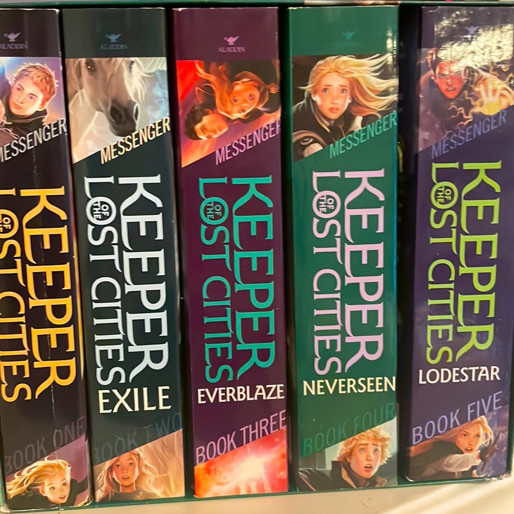 Keeper of The Lost Cities book set 1-5.